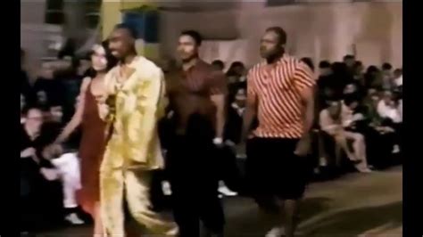 versace hemd 2pac|versace's fashion show 1996.